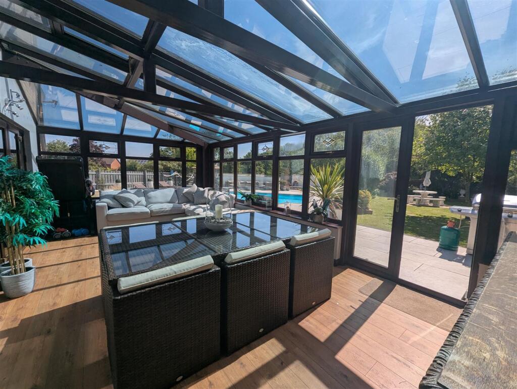 Conservatory/Sun Room