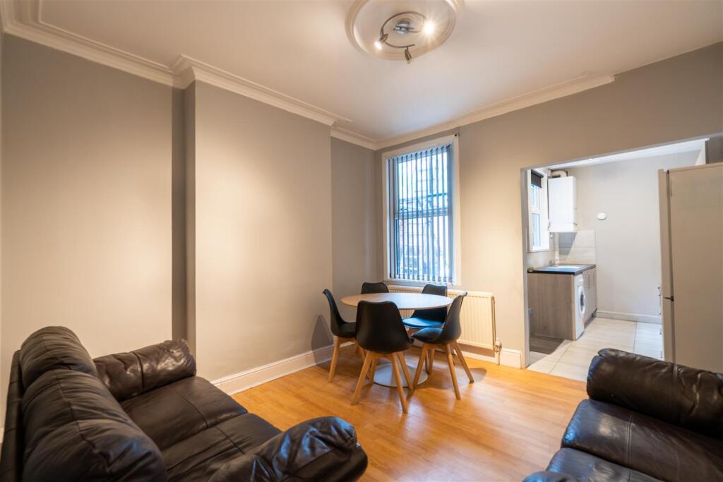 Living Room.jpg