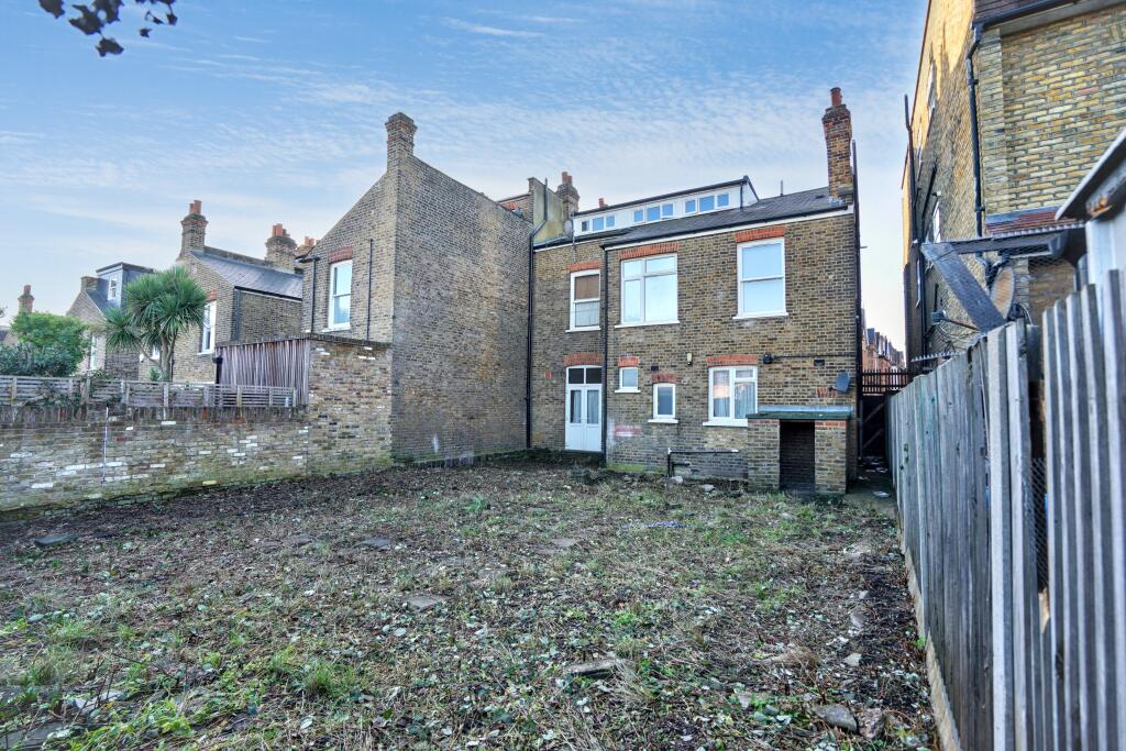 Flat 1, 104 Goldsmith Avenue, Acton, London, W3 6HW