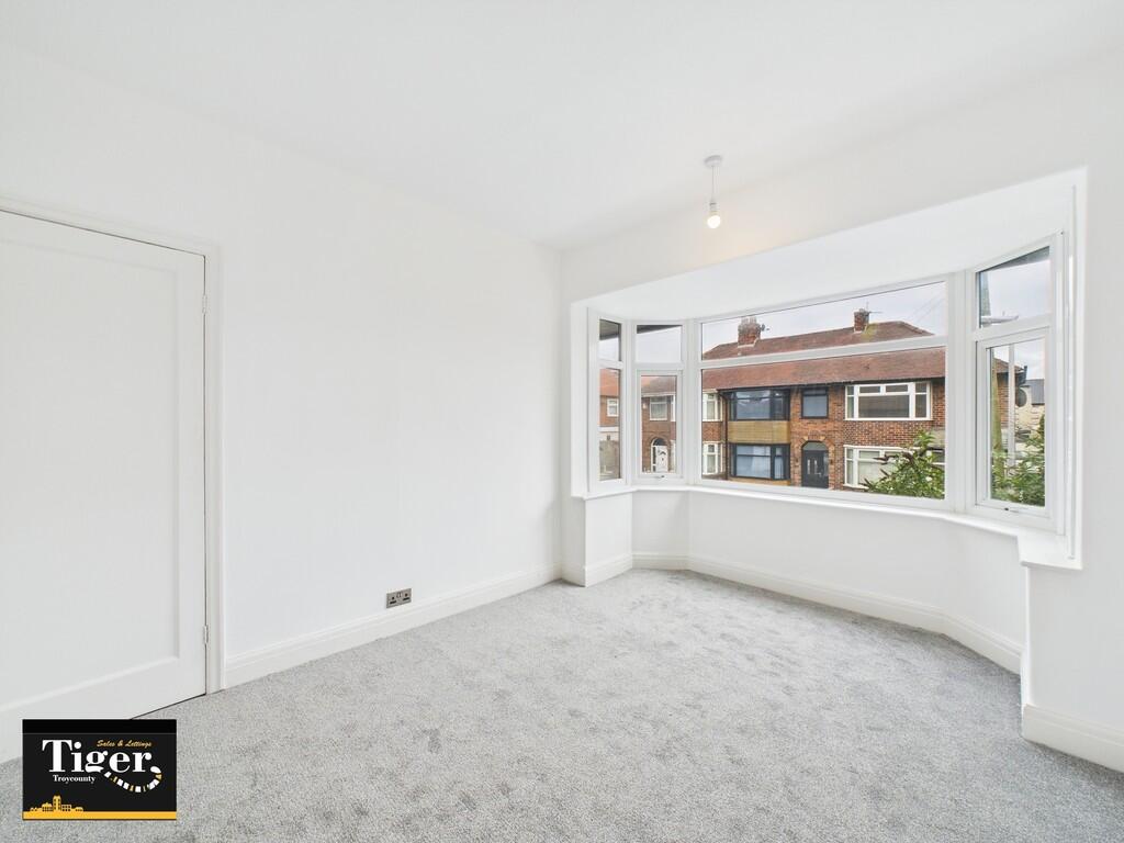 CAM02176G0-PR0527...