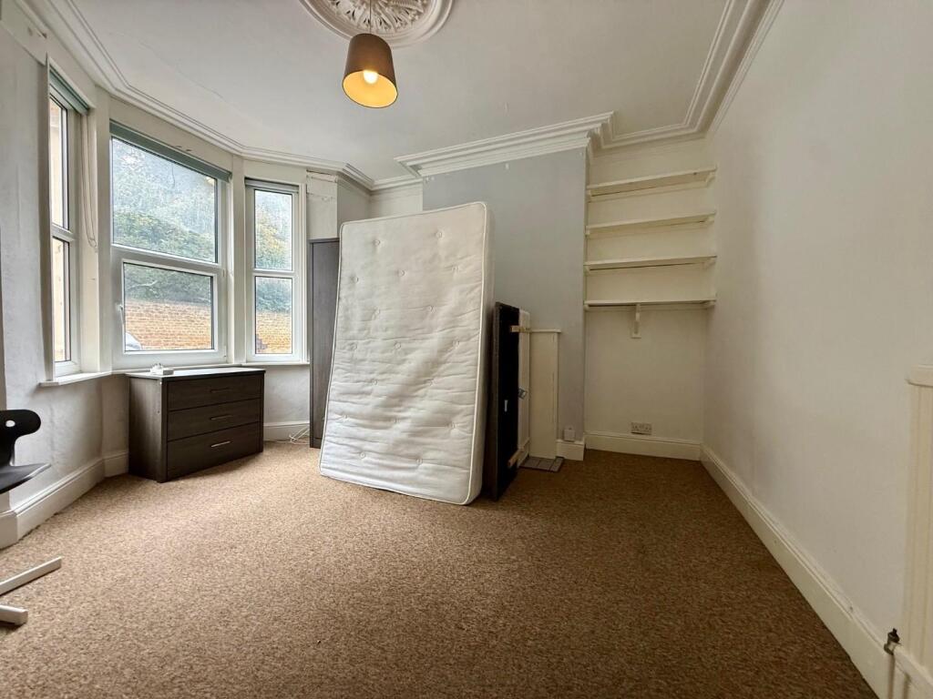 Bedroom 1.jpg