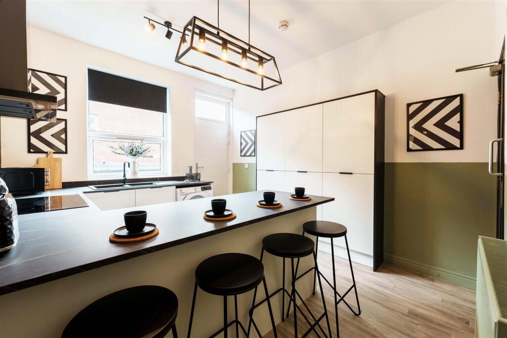Kitchen 4.jpg