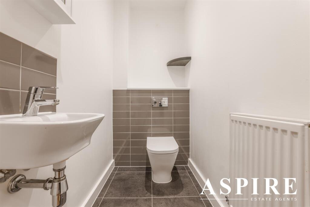 281 FAIRFAX DRIVE-13-12-24-8.jpg