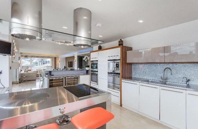 Kitchen 1.jpg