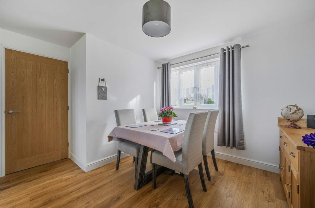 1205220 (3).jpg