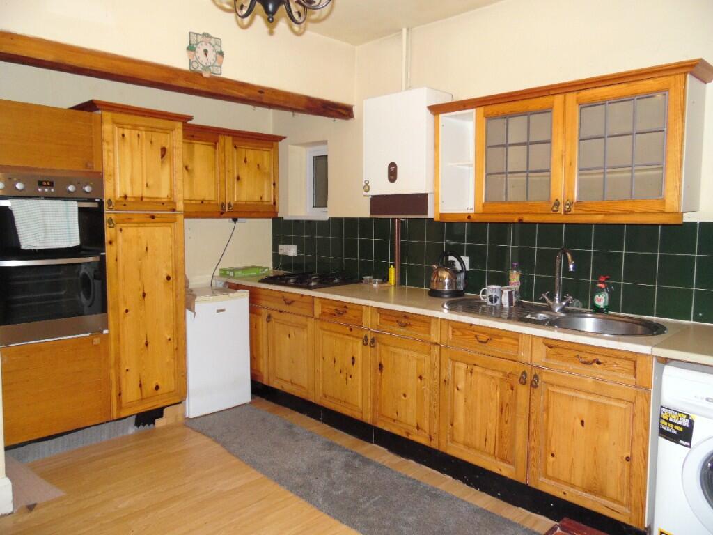 KITCHEN/BREAKFAST RM