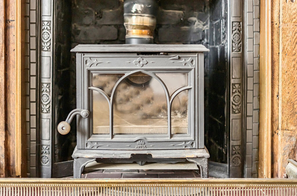 1374383-9-690b626...