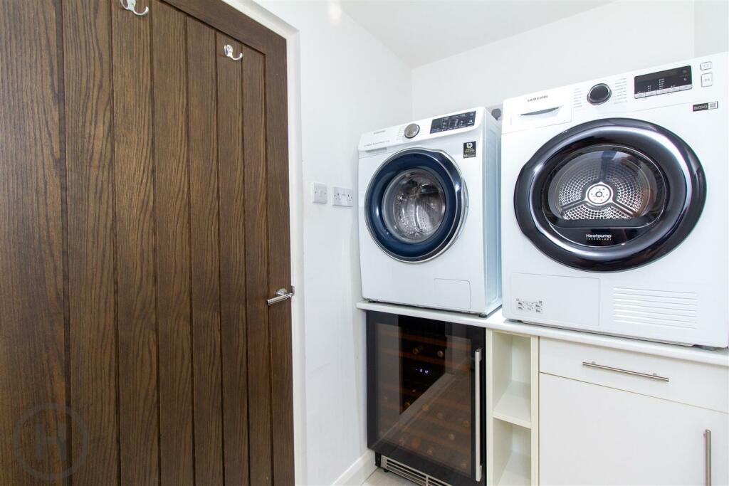 Utility Room (2).jpg