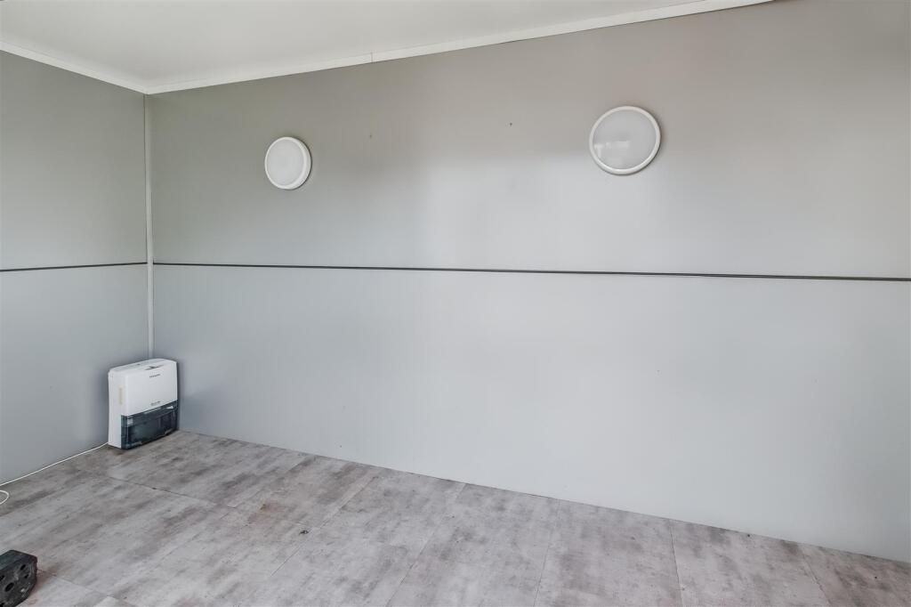Garden Room/Home Office/Gym etc