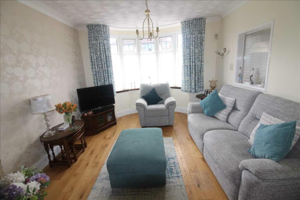 LOUNGE 139 into