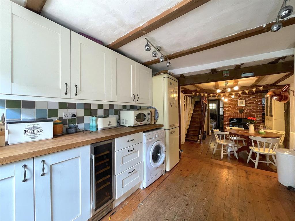 Kitchen (3).jpeg