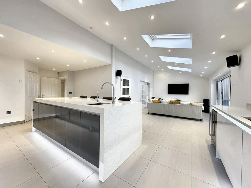 Kitchen/Breakfast/Family Room