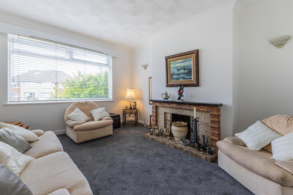 Deepdale Close 8-9.jpg