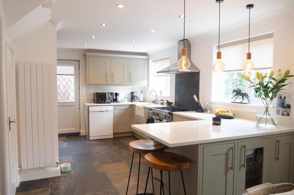 Open plan kitchen and dining room
