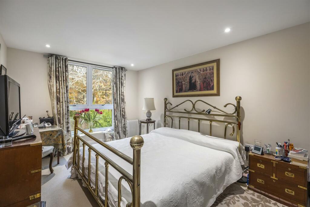 2022-11-30 PS 4 Lakeside Road_057.jpg