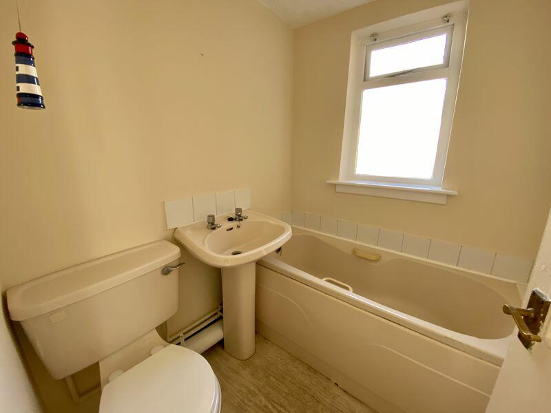 BATHROOM 6a