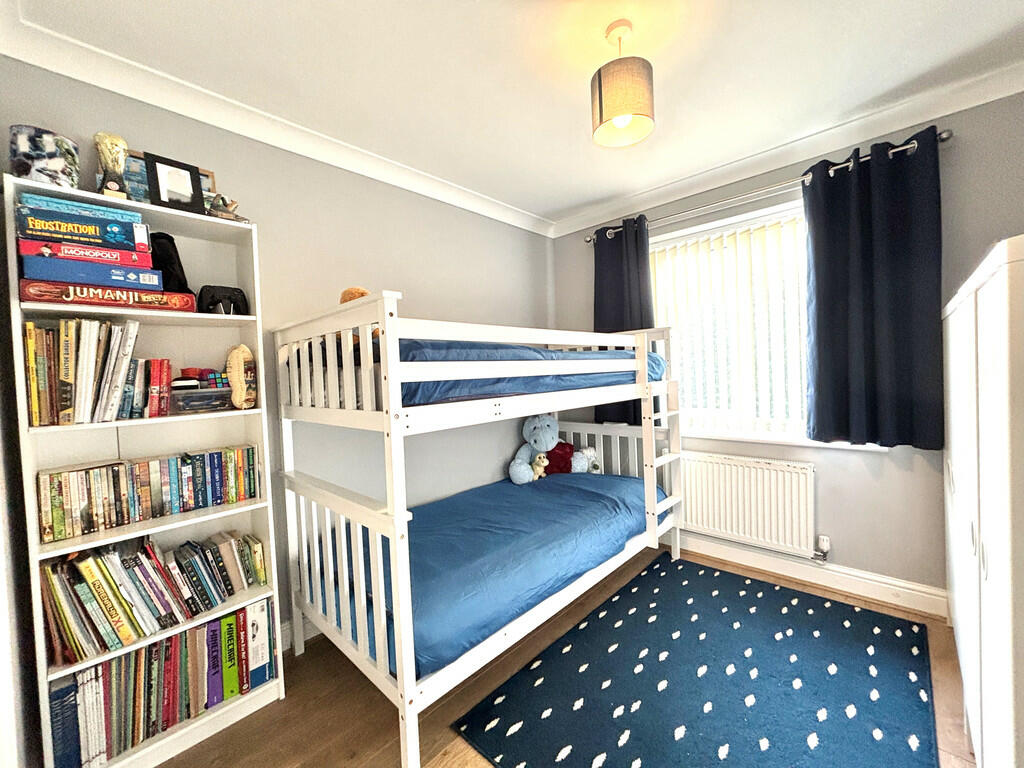 Bedroom/Dining Ro...