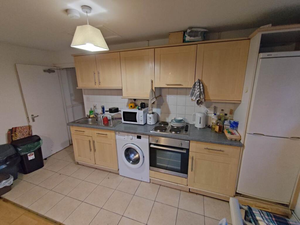 Kitchen (2)