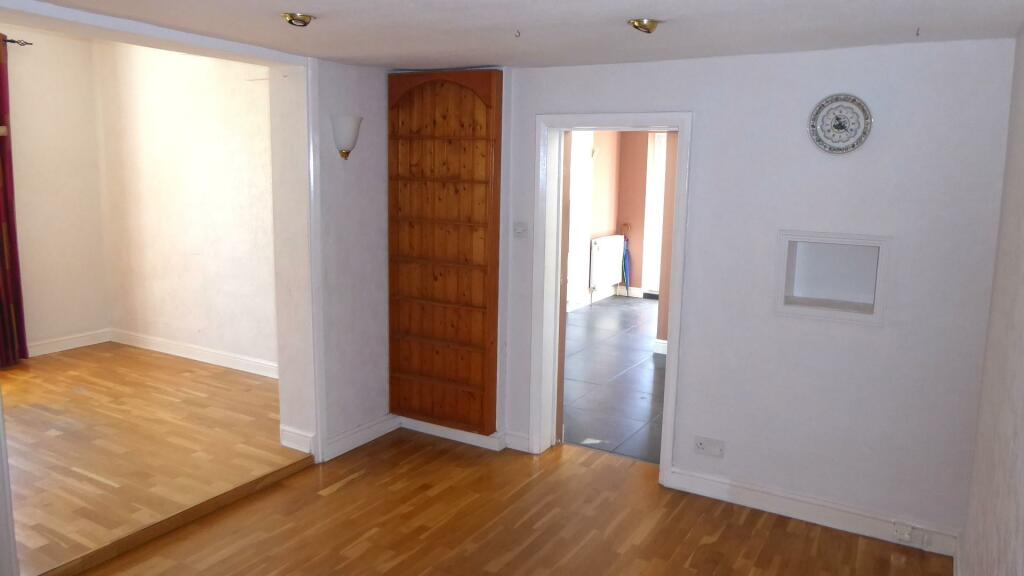 RECEPTION THREE VIEW