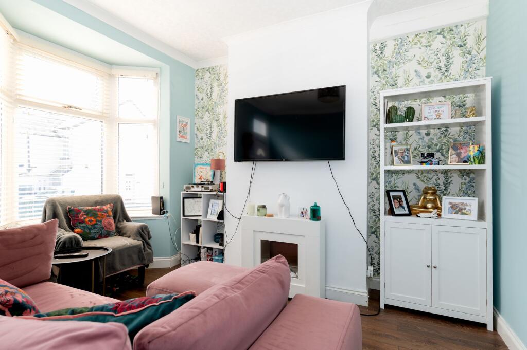 KITCHEN/DINER AND LIVING ROOM