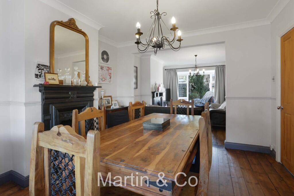 1444213293 - 87 T...