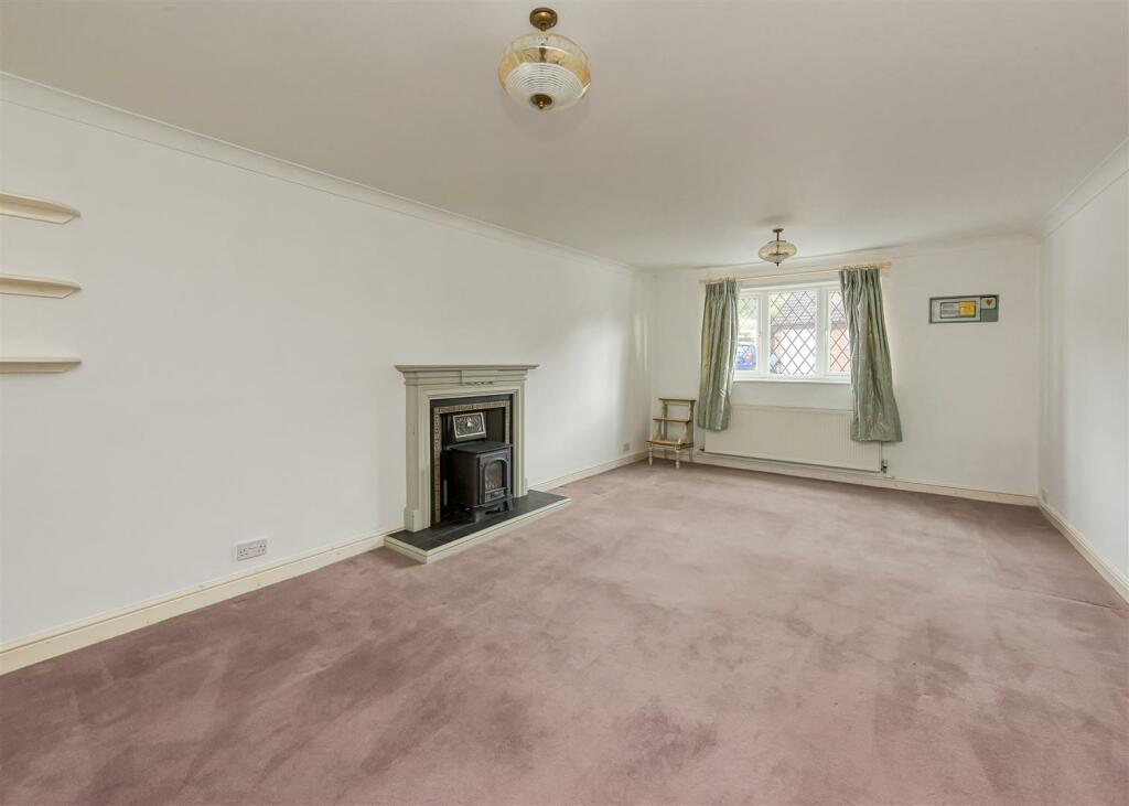 109 Rookery Road-living SEPT24.jpg