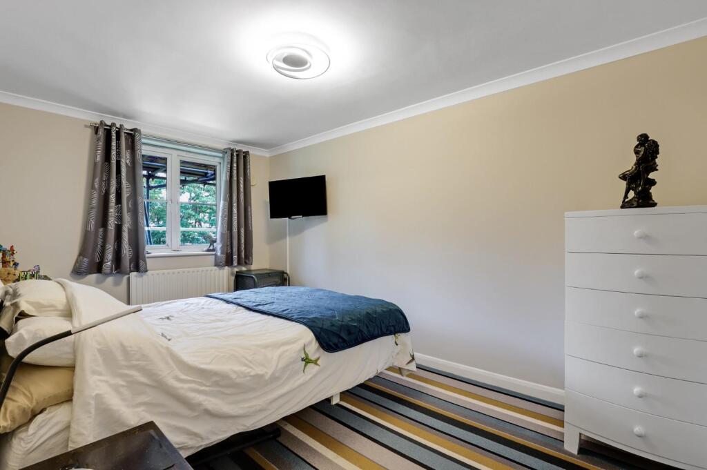 06-af30JHPropWpen - 7 Glade Court - 7.jpg