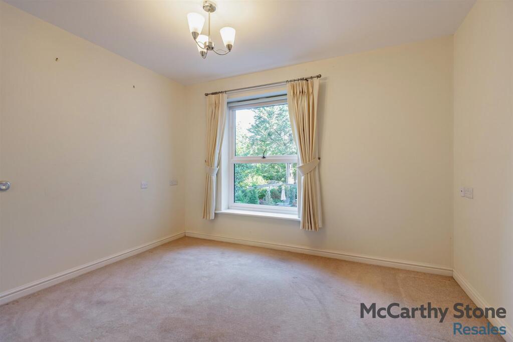 8667667-interior12-800.jpg