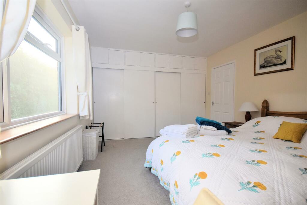 Bedroom 1.jpg