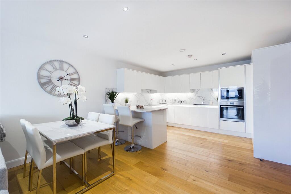 Dining/Kitchen