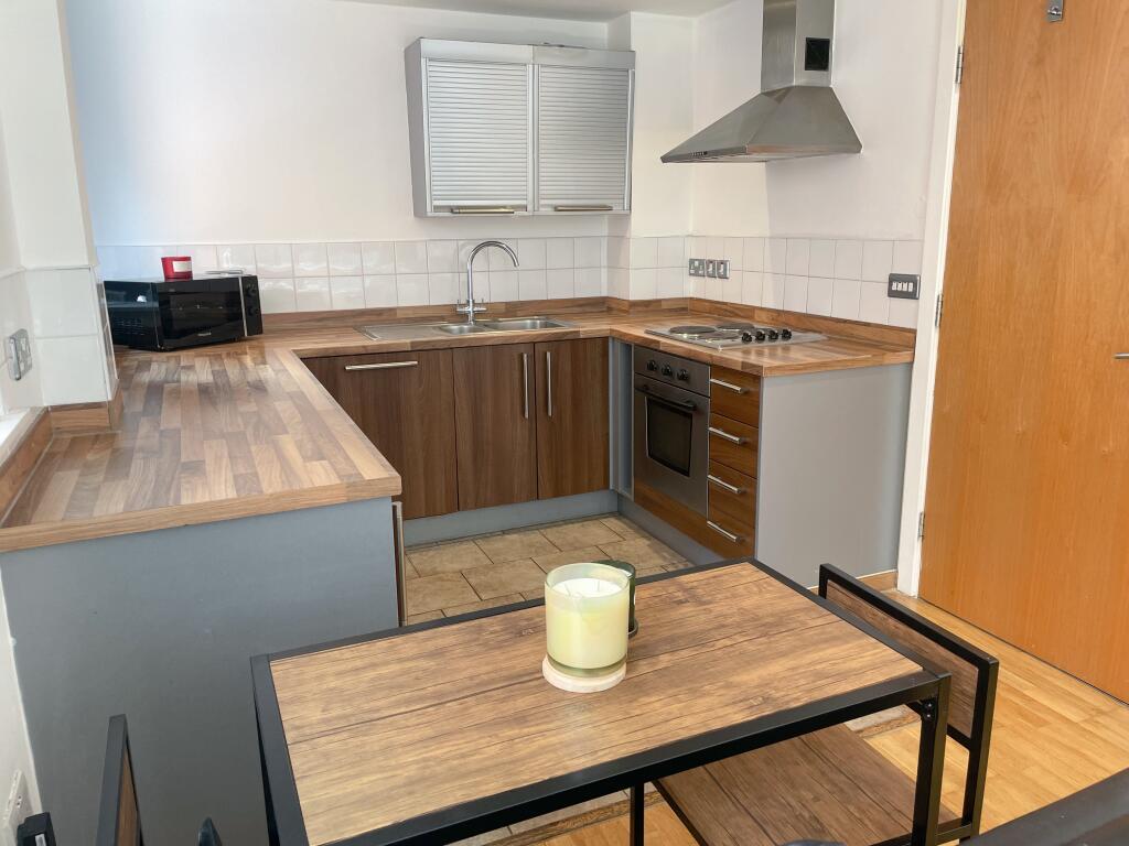 Flat 1, 11 Oldham(2)