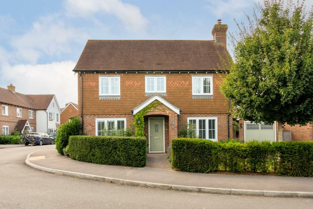 Charlwood Drive-21.jpg