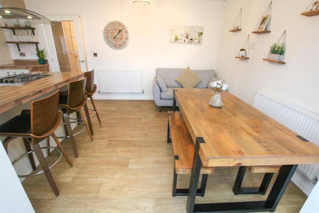 OPEN PLAN LIVING DINING KITCHEN