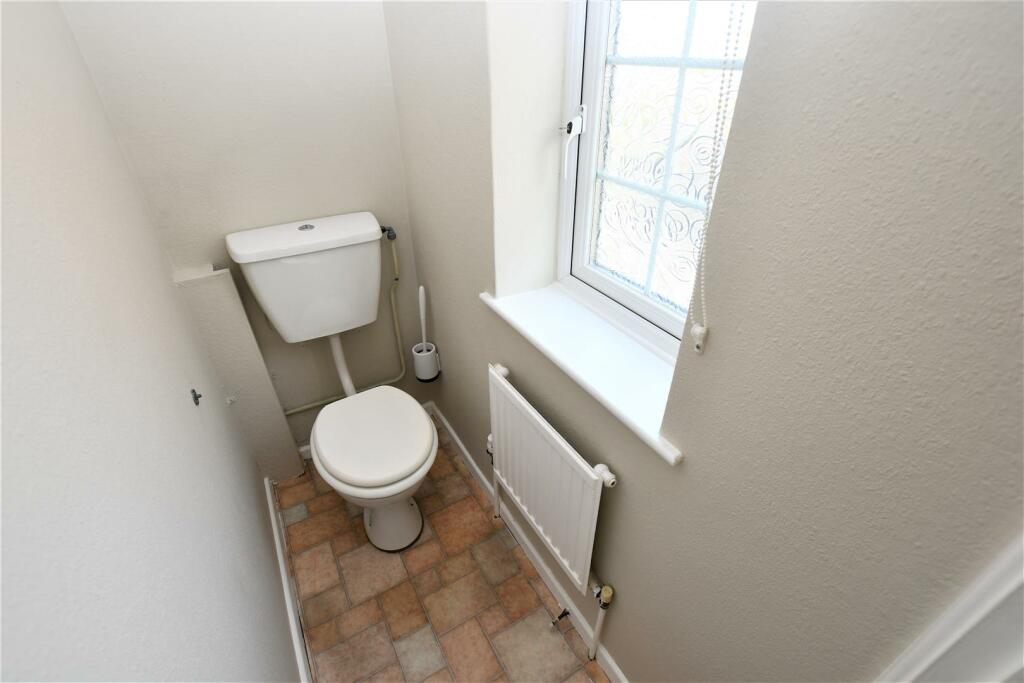 Toilet.jpg