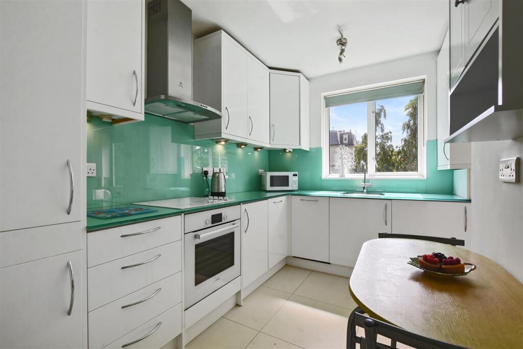 11-8ee1GCWT - 37 Sheffield Terrace - Kitchen -Orig