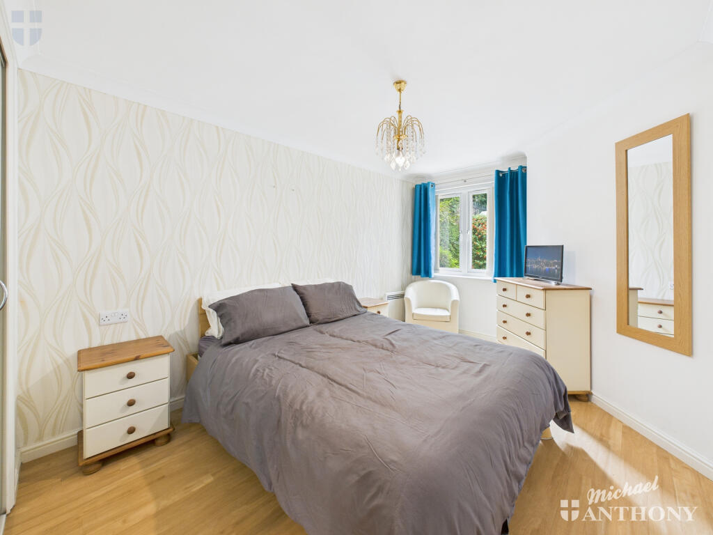 CAM03852G0-PR0447-STILL008