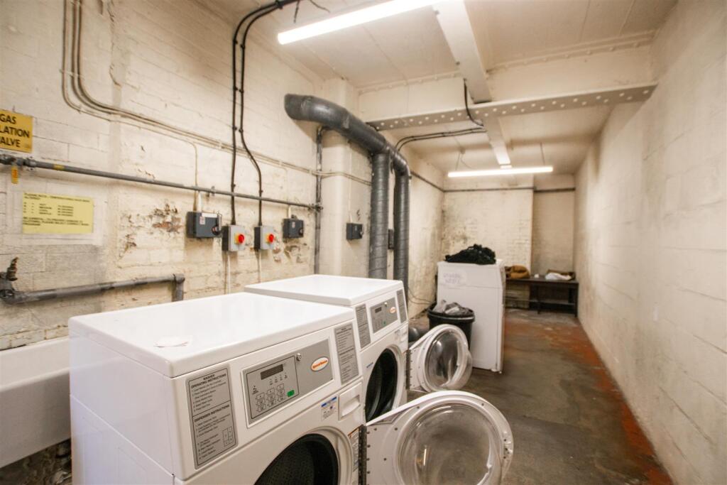 laundry room.jpg