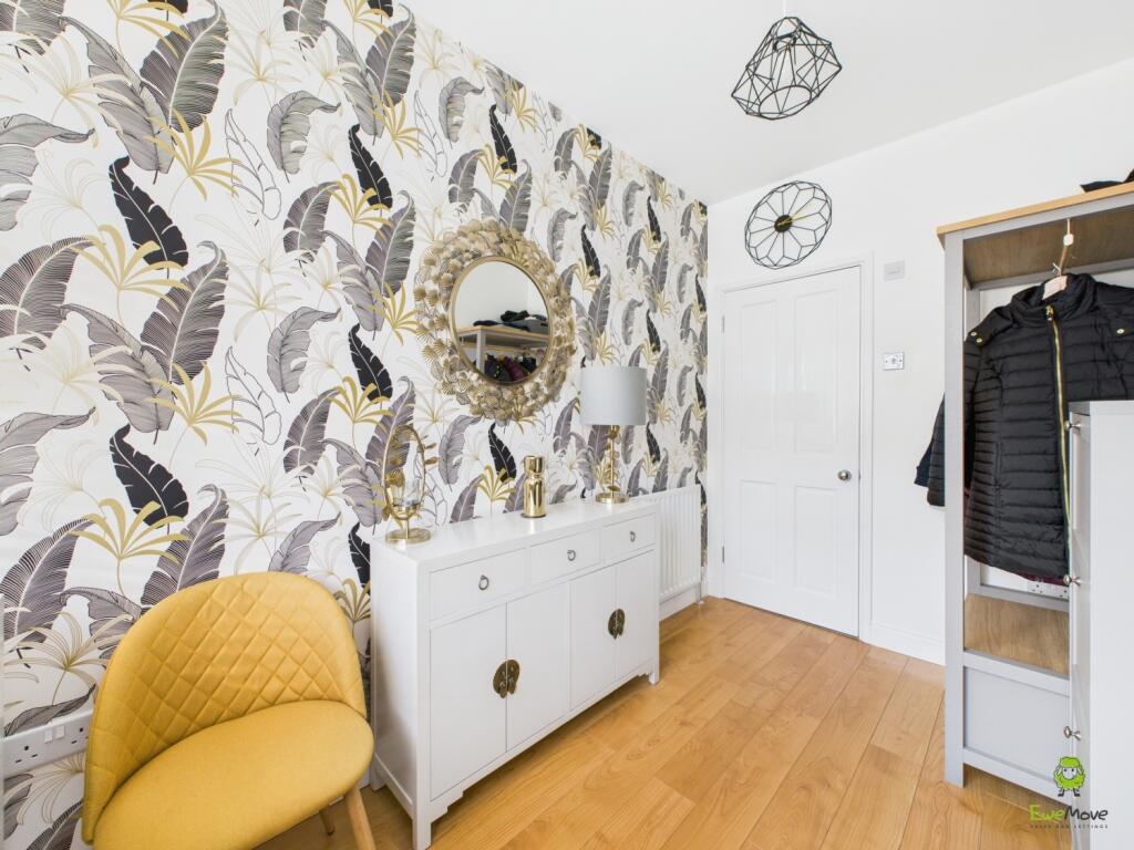 CAM04399G0-PR0046-STILL011