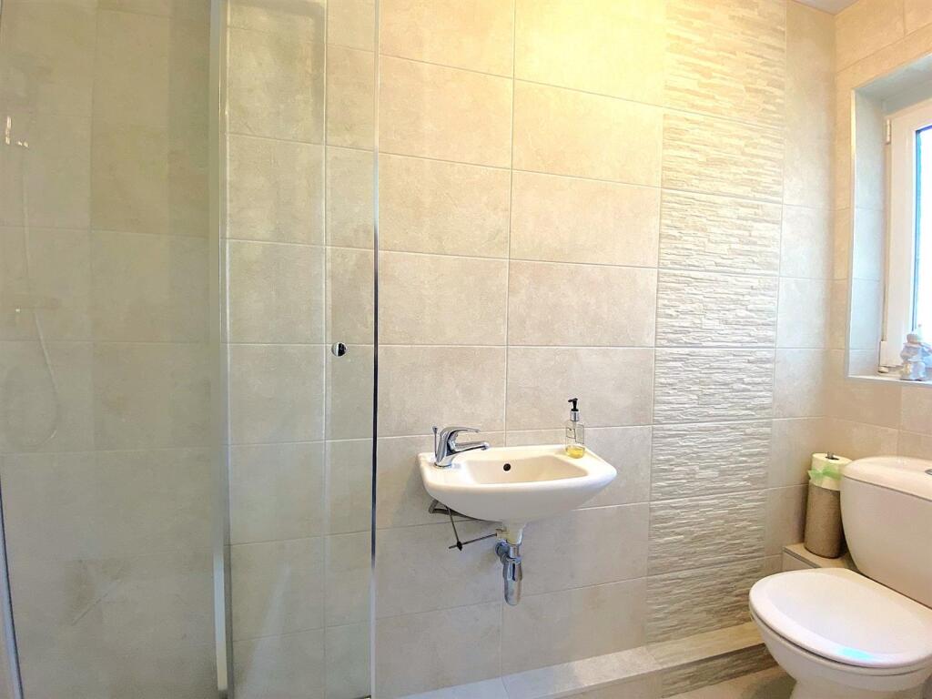 19 Grenada - En Suite.jpg