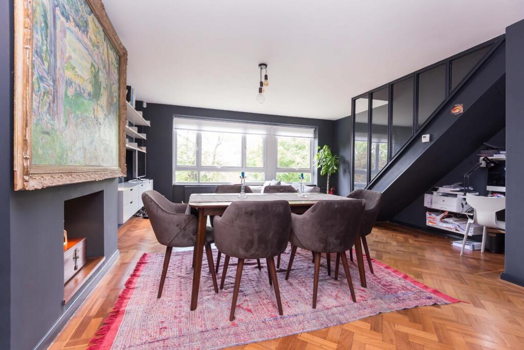 lounge 3.jpg