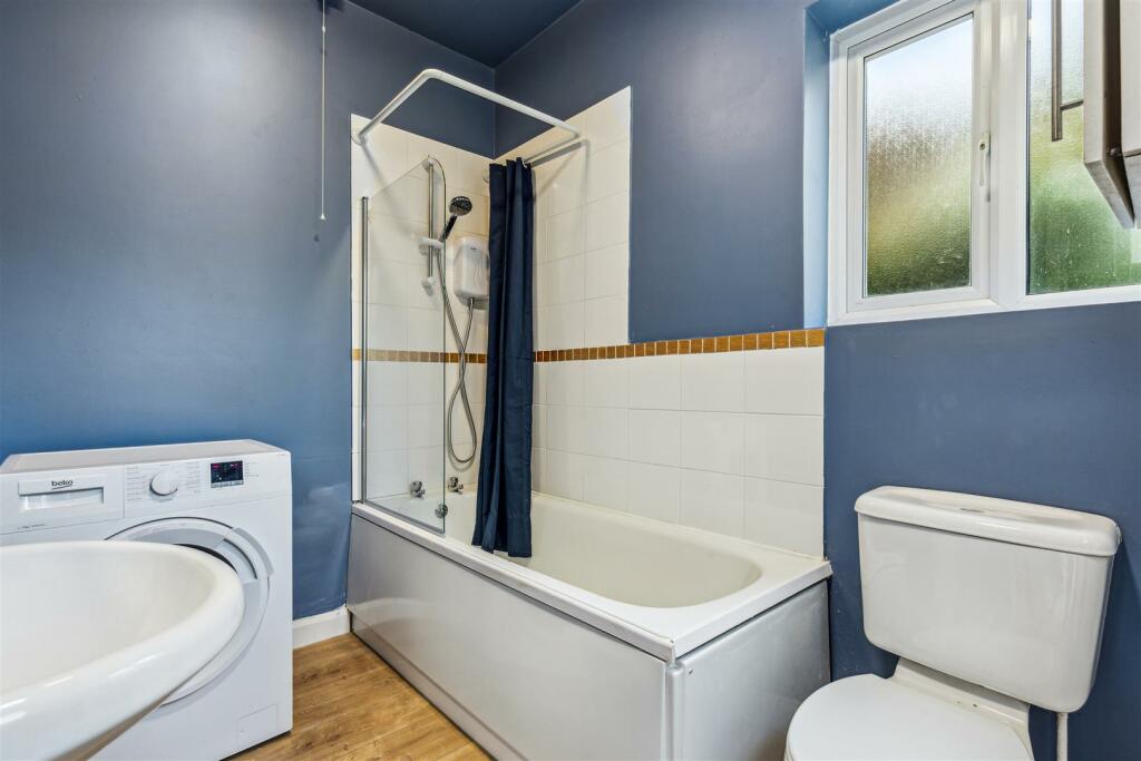 Cranbrook Road, W4 - TO LET
