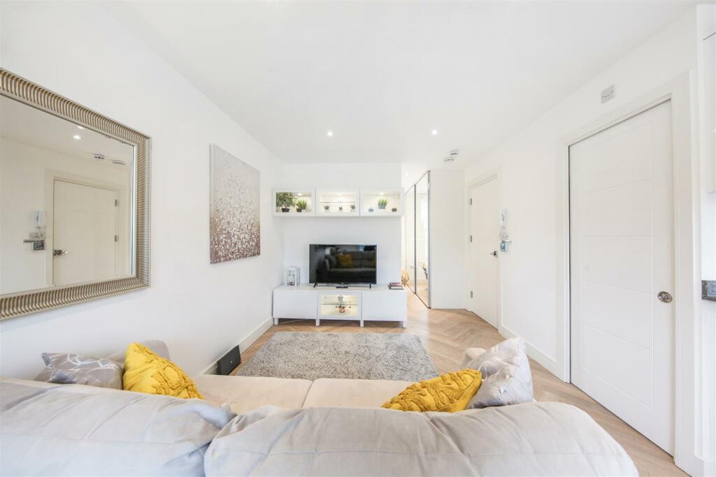 Flat 2, 99A Moore Park Road - nFjApHgzFWmDb3iAxuvg
