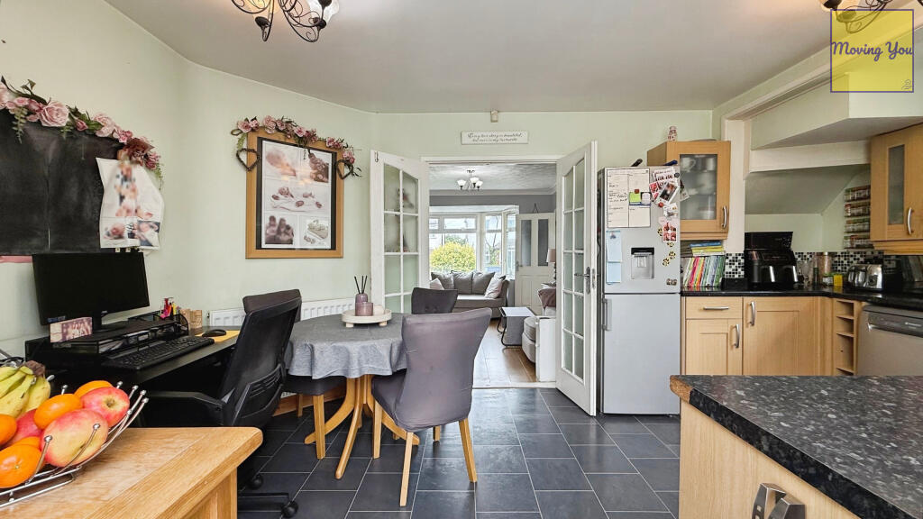 Kitchen/ Dining area