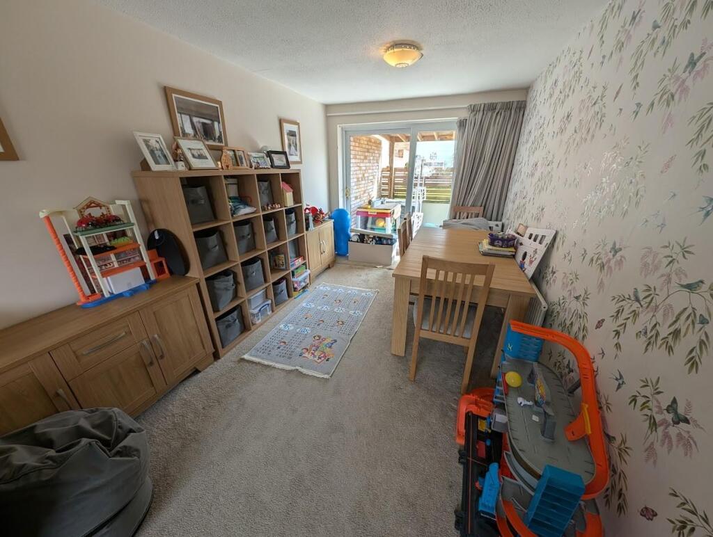 17 badgeworth dining area 3.jpg