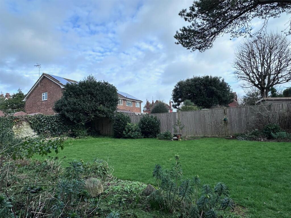 01323 438506