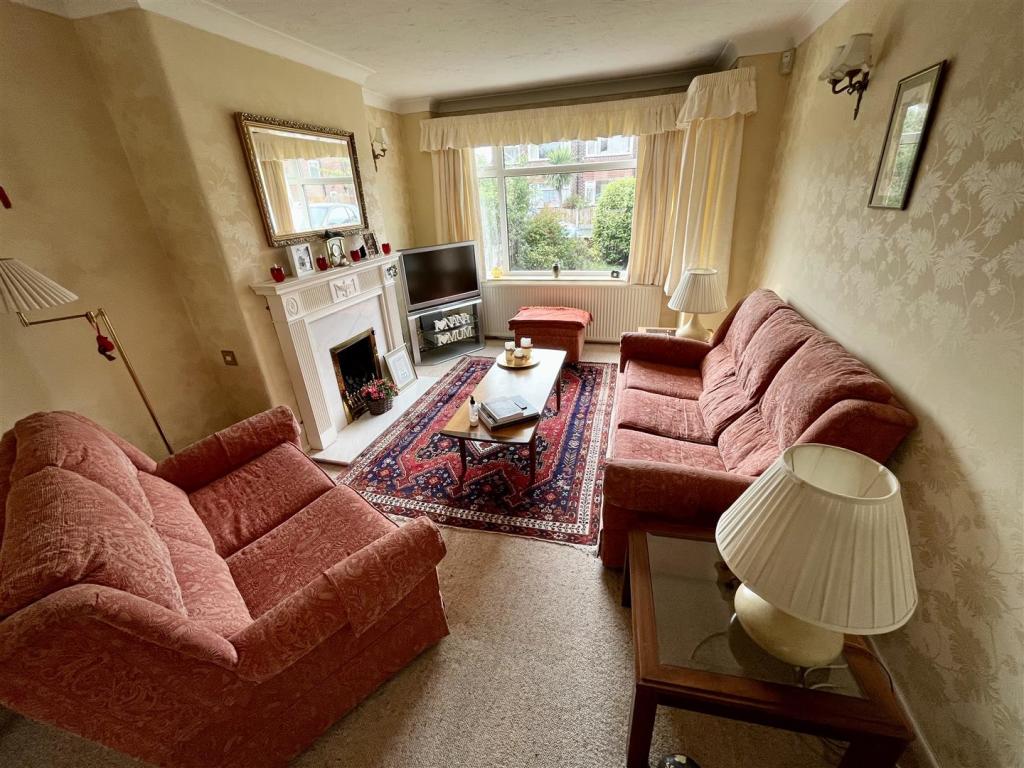 Lounge &amp; Dining Room Aspect 2.jpg
