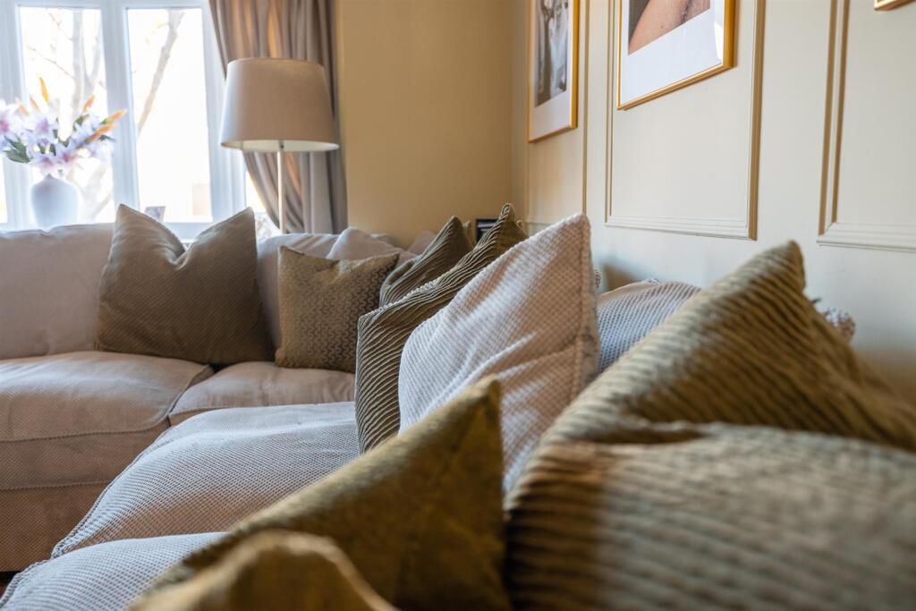 5 Axholme Close-65.jpg