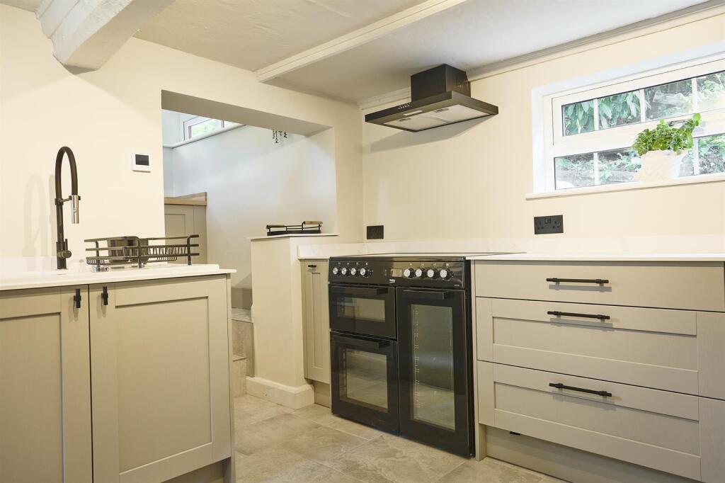 Callow Hill Cottage 16.jpg