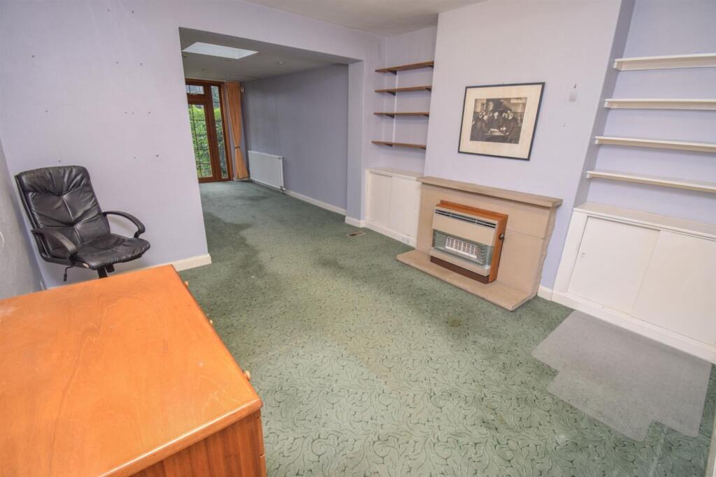 SITTING ROOM