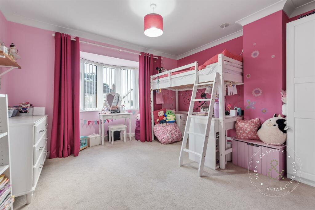 Elgar- Crescent-02.jpg